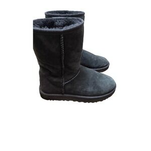 UGG Classic Black Sheepskin Winter Mild Grunge Goth Boots Size 6 Soft Fleece